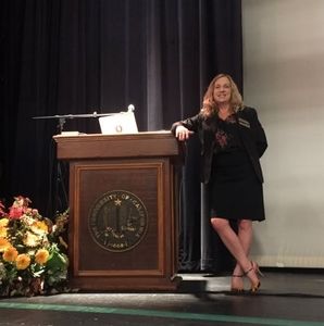 Meet your Posher, Joni